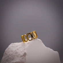 Load image into Gallery viewer, RECTUNGILE OPENING GOLD RING | 18K PLATED
