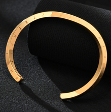 Load image into Gallery viewer, NORDIC VIKING GOLD BRACELET | 18K PLARTED
