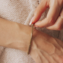 Load image into Gallery viewer, GOLD FOX TAIL CHAIN MINIMALIST BRACELET | 18K GOLD PLATED
